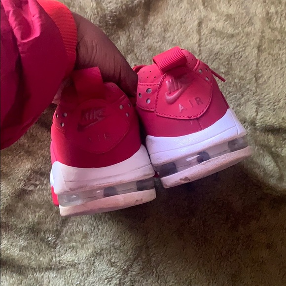 nike shoes - Picture 3 of 3